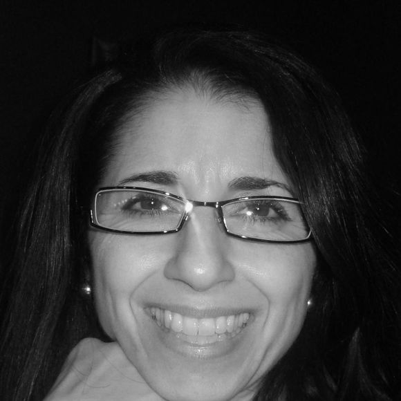 Meet your Posher, Dominique - Picture 1 of 1